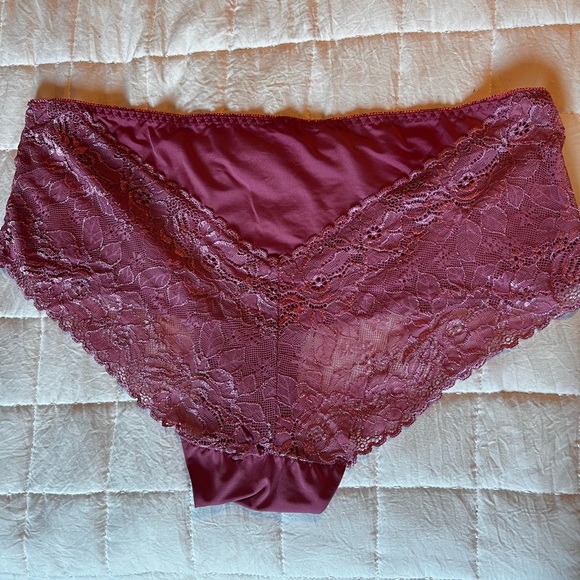 Pretty pink lace cheeky panties - Picture 3 of 3